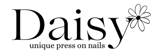 DAISY PRESS ON NAILS